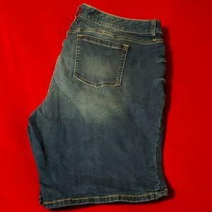 Torrid Bermuda Jean Shorts Size 22